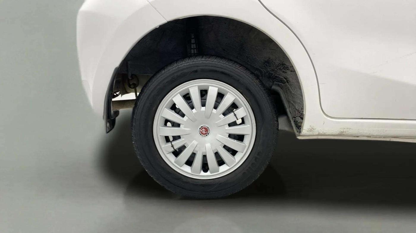 2018 Datsun Go T, Petrol, Manual, 28,251 km, Right Rear Wheel