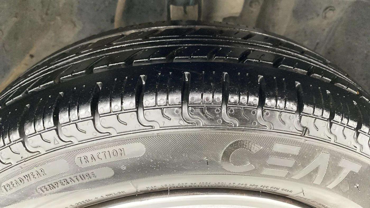 2018 Datsun Go T, Petrol, Manual, 28,251 km, Right Front Tyre Tread
