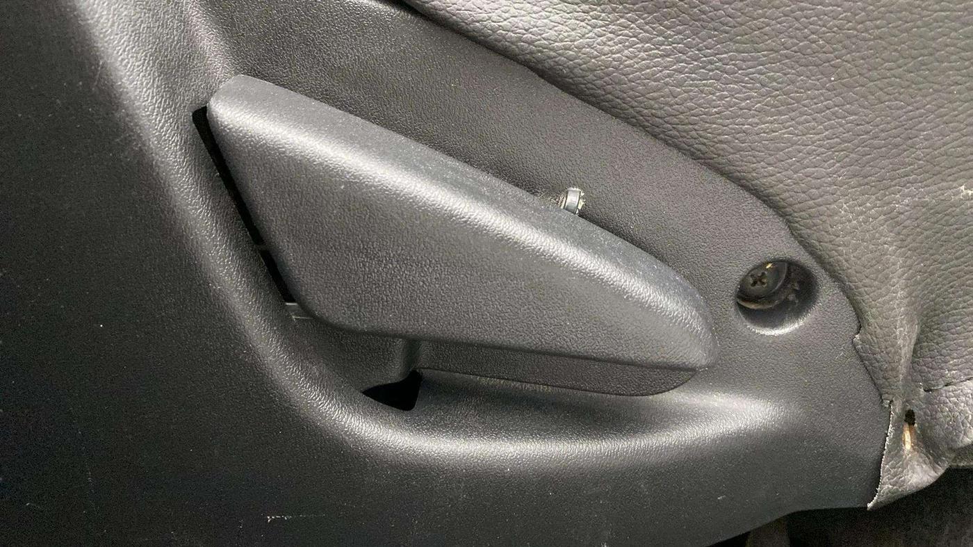 2018 Datsun Go T, Petrol, Manual, 28,251 km, Driver Side Adjustment Panel