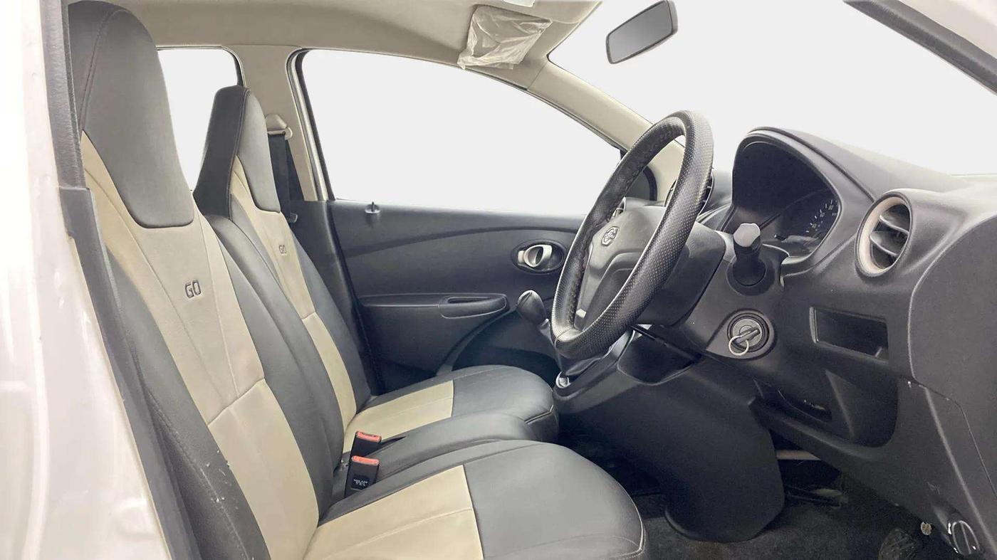 2018 Datsun Go T, Petrol, Manual, 28,251 km, Right Side Front Door Cabin
