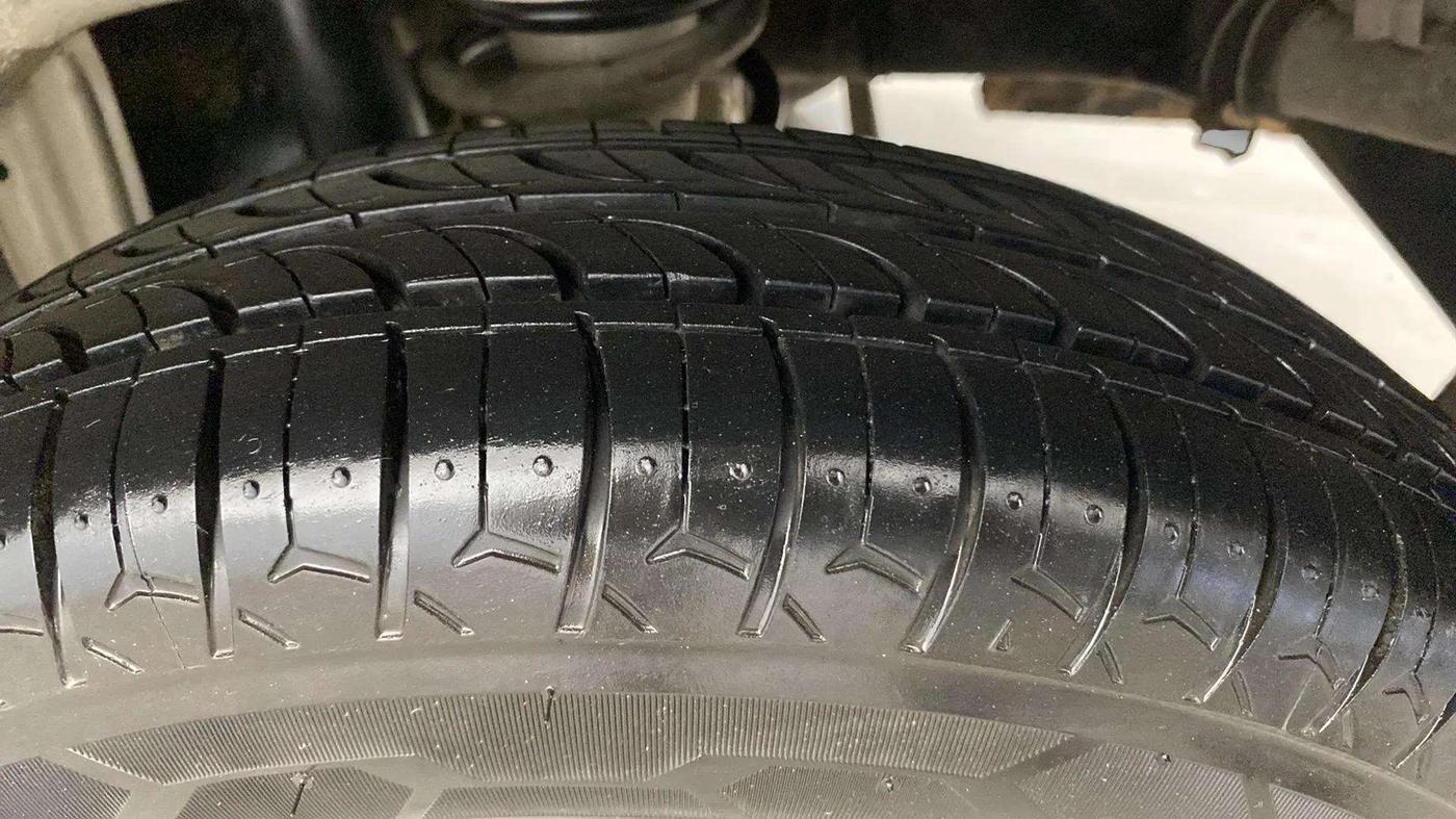 2020 Maruti Alto LXI CNG, CNG, Manual, 58,605 km, Left Rear Tyre Tread
