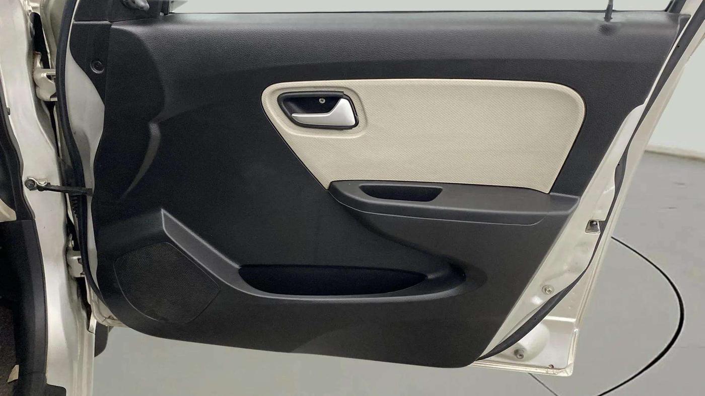 2020 Maruti Alto LXI CNG, CNG, Manual, 58,605 km, Driver Side Door Panels Control