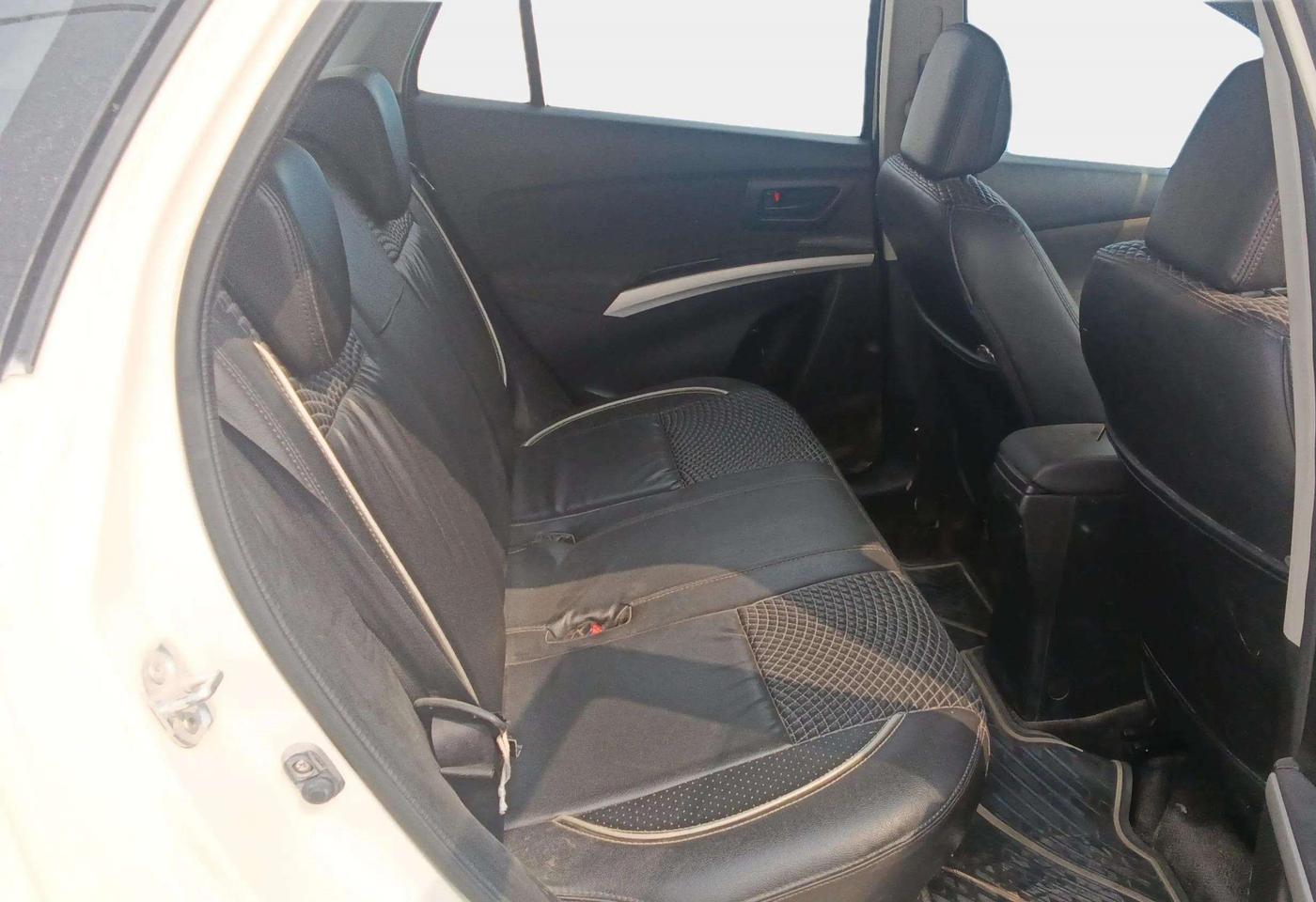 2015 Maruti S Cross DELTA 1.6, Diesel, Manual, 61,753 km, Right Side Rear Door Cabin