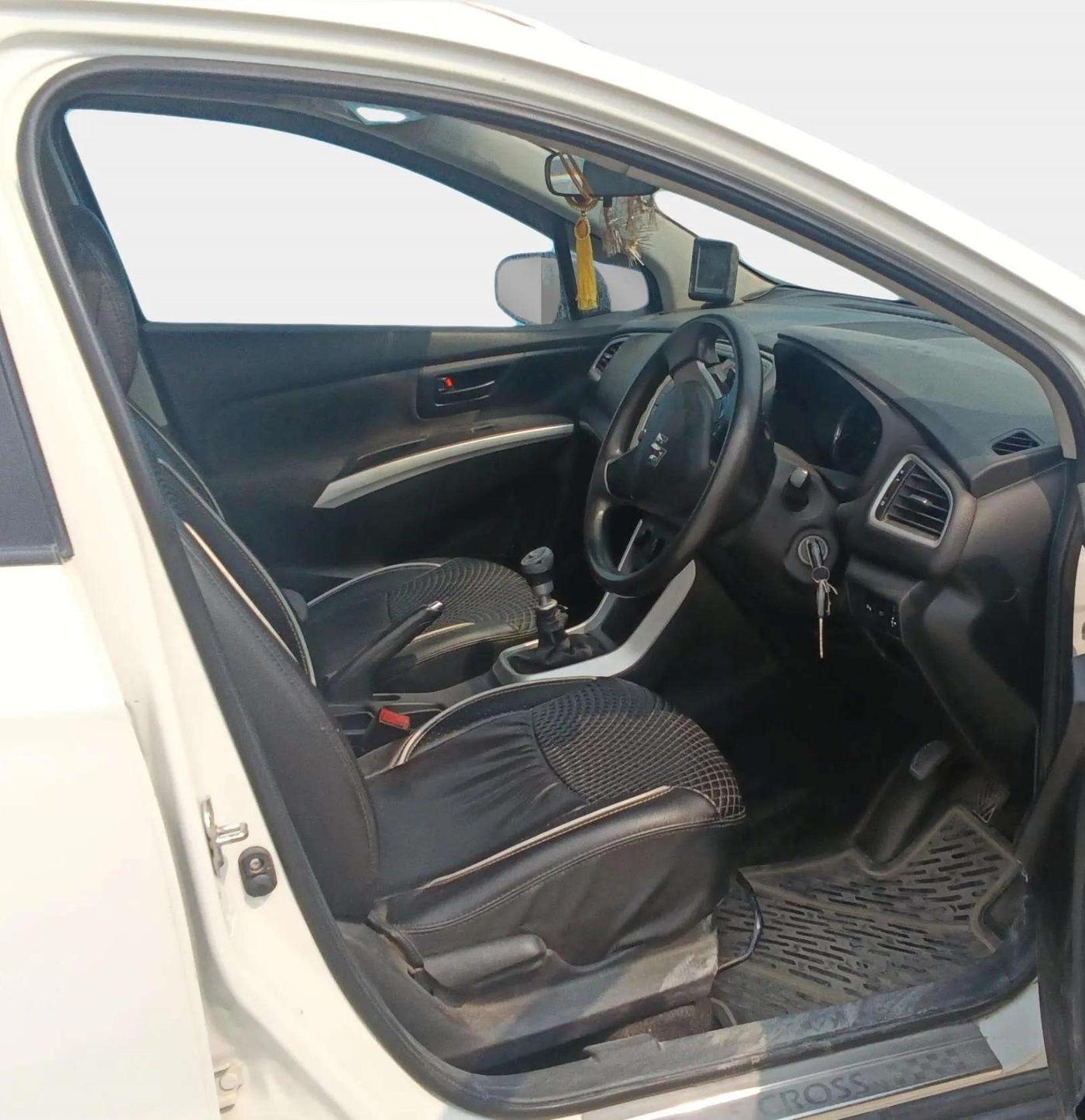 2015 Maruti S Cross DELTA 1.6, Diesel, Manual, 61,753 km, Right Side Front Door Cabin