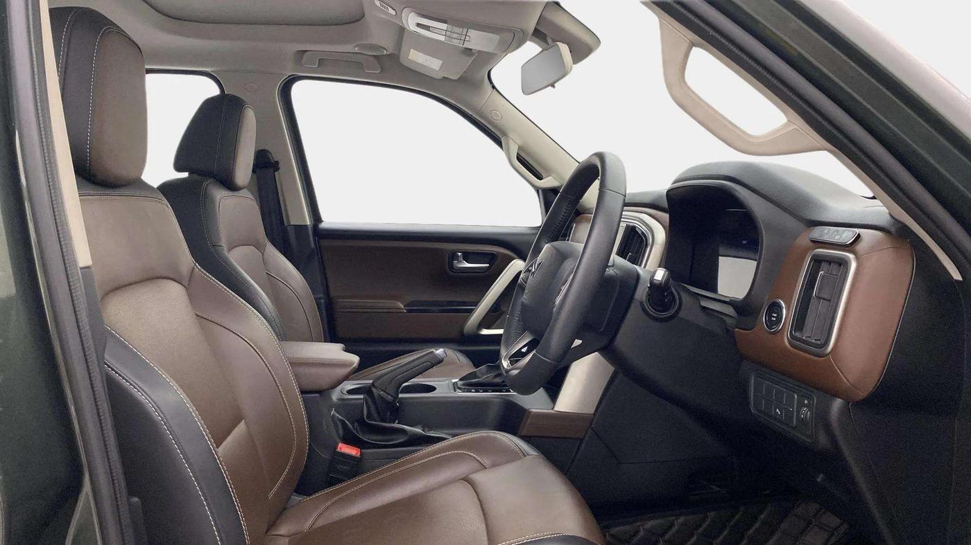 2023 Mahindra SCORPIO-N Z8 L PETROL AT 7 STR, Petrol, Automatic, 20,984 km, Right Side Front Door Cabin