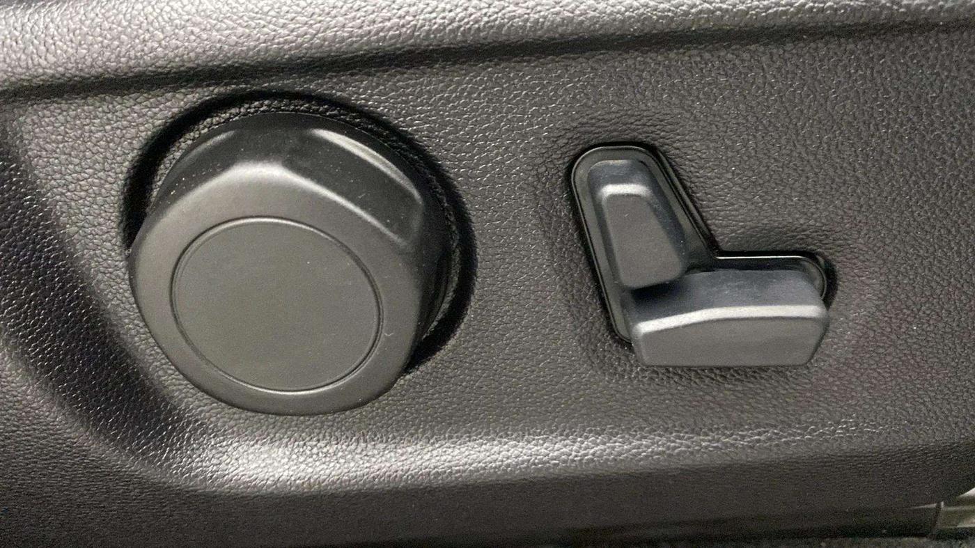 2023 Mahindra SCORPIO-N Z8 L PETROL AT 7 STR, Petrol, Automatic, 20,984 km, Driver Side Adjustment Panel