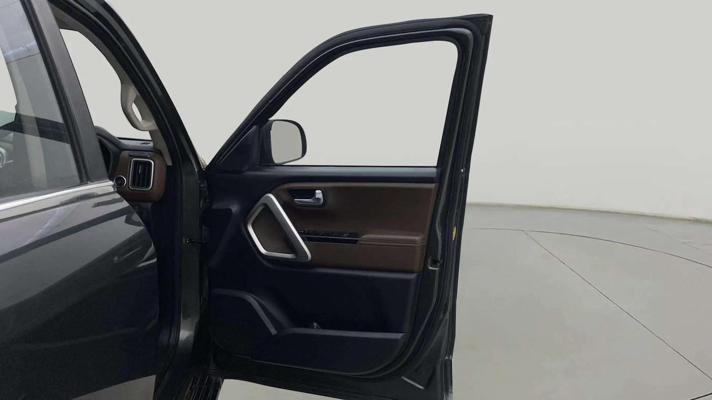 2023 Mahindra SCORPIO-N Z8 L PETROL AT 7 STR, Petrol, Automatic, 20,984 km, RHS Front Door