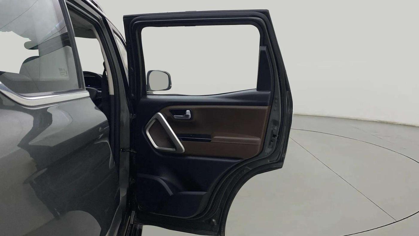 2023 Mahindra SCORPIO-N Z8 L PETROL AT 7 STR, Petrol, Automatic, 20,984 km, RHS Rear Door