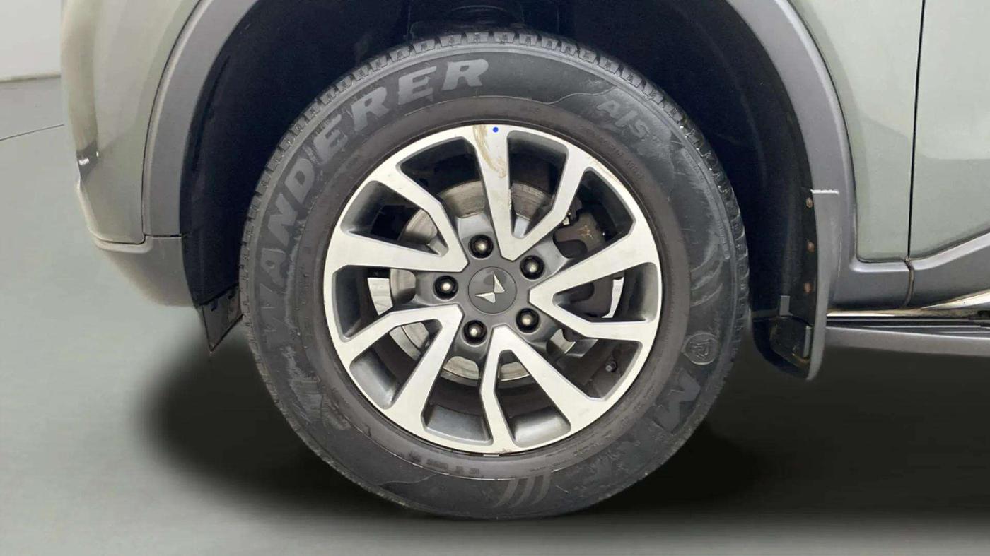 2023 Mahindra SCORPIO-N Z8 L PETROL AT 7 STR, Petrol, Automatic, 20,984 km, Left Front Wheel