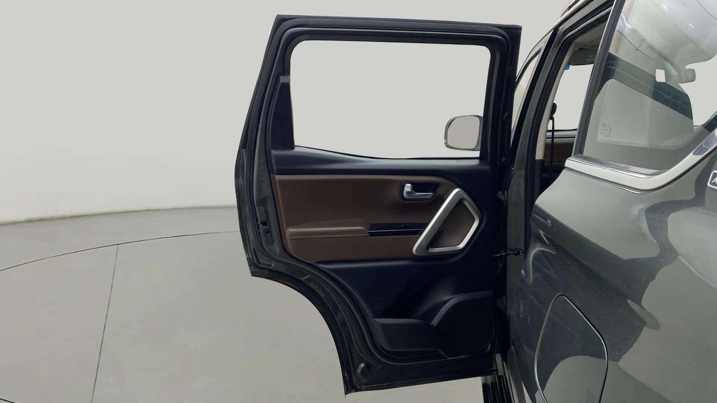 2023 Mahindra SCORPIO-N Z8 L PETROL AT 7 STR, Petrol, Automatic, 20,984 km, LHS Rear Door