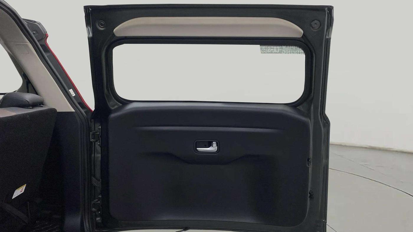 2023 Mahindra SCORPIO-N Z8 L PETROL AT 7 STR, Petrol, Automatic, 20,984 km, Boot Door Open
