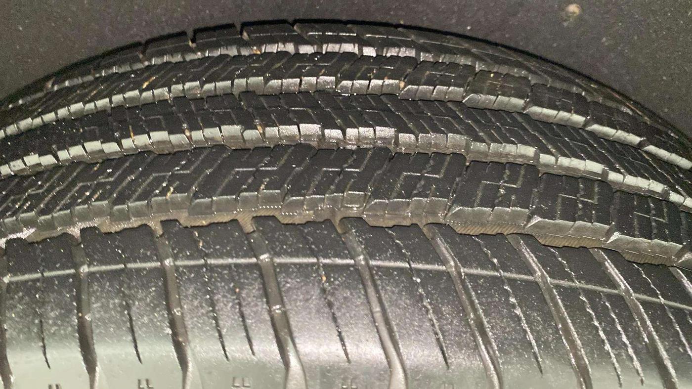 2023 Mahindra SCORPIO-N Z8 L PETROL AT 7 STR, Petrol, Automatic, 20,984 km, Left Rear Tyre Tread