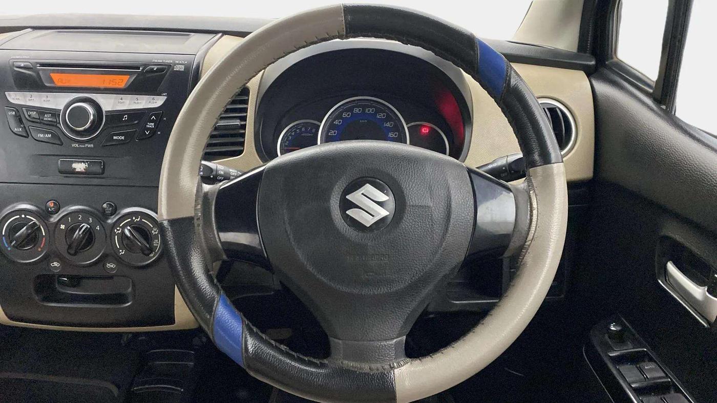 2018 Maruti Wagon R 1.0 VXI OPT, Petrol, Manual, 88,179 km, Steering Wheel Close Up
