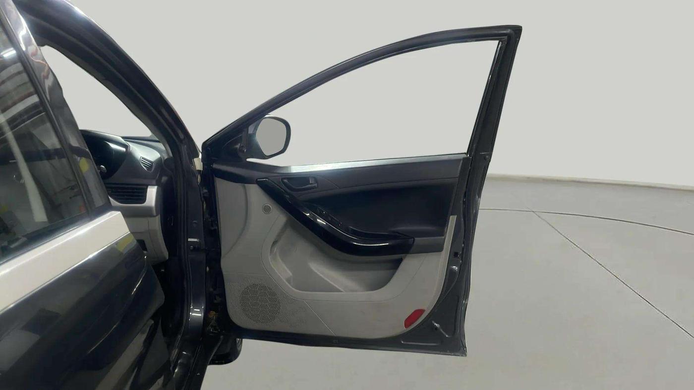 2019 Tata NEXON XM PETROL, Petrol, Manual, 77,598 km, RHS Front Door