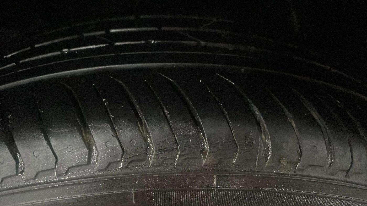 2019 Tata NEXON XM PETROL, Petrol, Manual, 77,598 km, Left Front Tyre Tread
