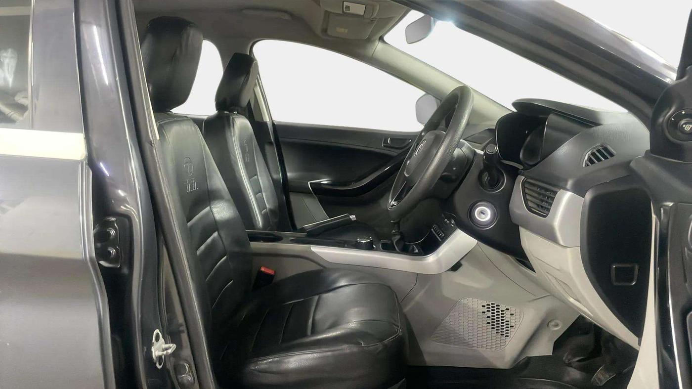 2019 Tata NEXON XM PETROL, Petrol, Manual, 77,598 km, Right Side Front Door Cabin