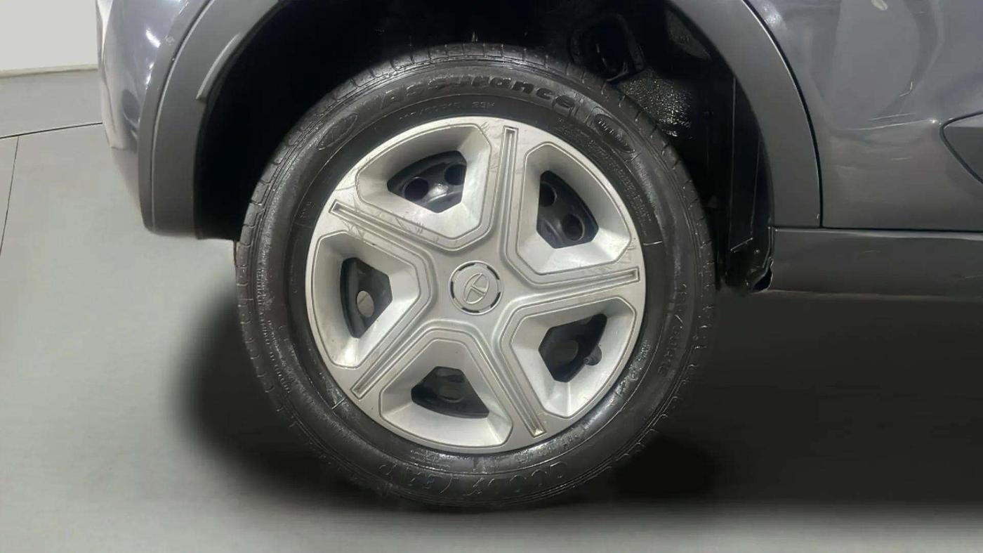 2019 Tata NEXON XM PETROL, Petrol, Manual, 77,598 km, Right Rear Wheel