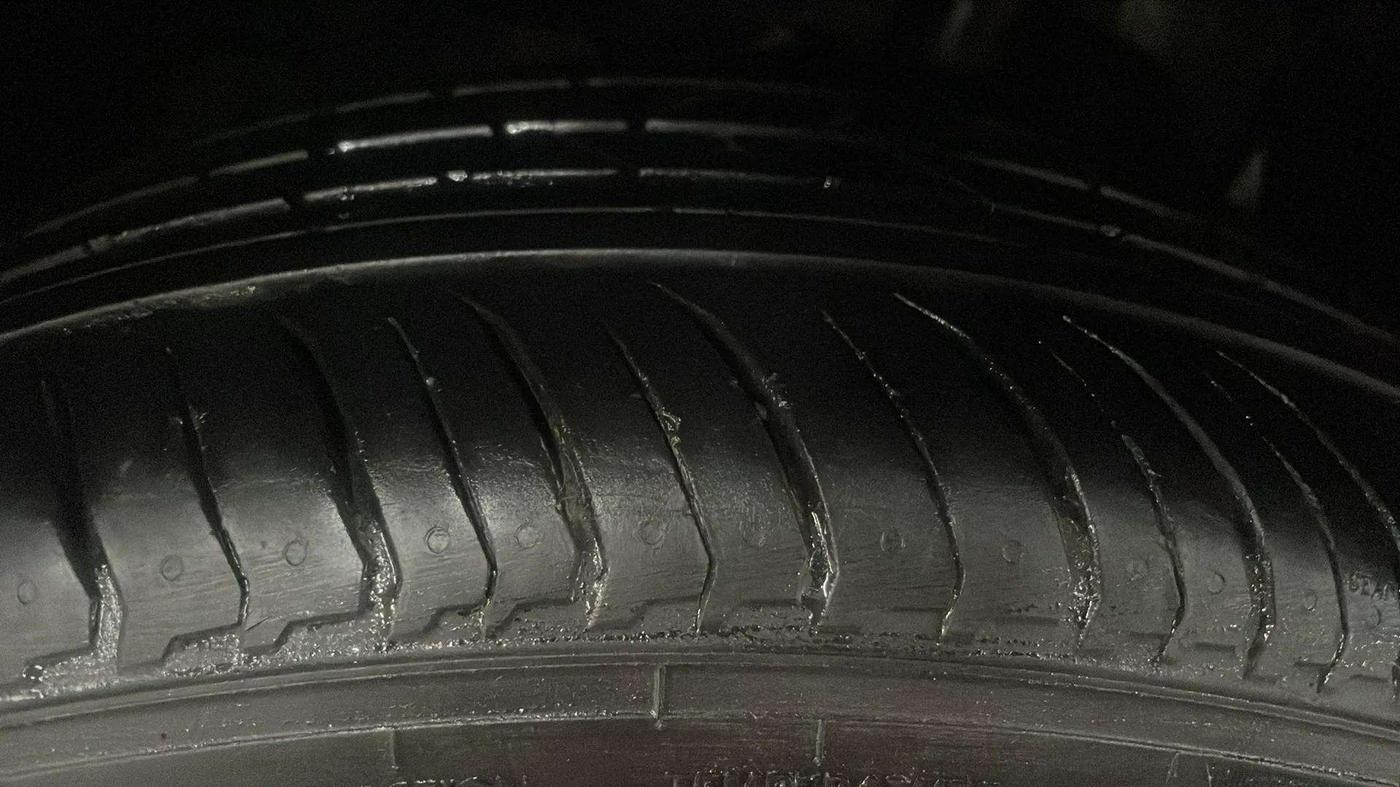 2019 Tata NEXON XM PETROL, Petrol, Manual, 77,598 km, Right Front Tyre Tread