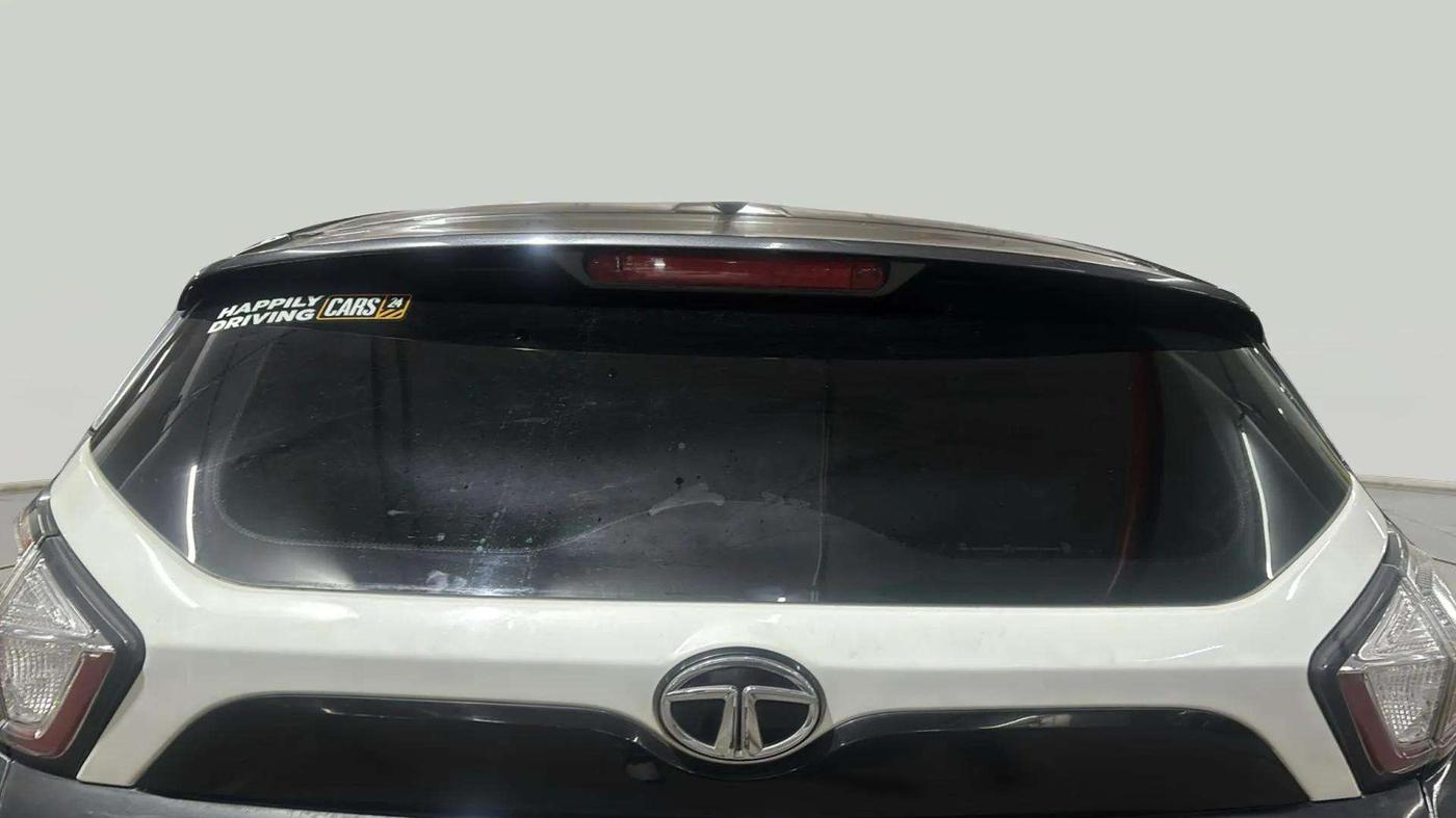 2019 Tata NEXON XM PETROL, Petrol, Manual, 77,598 km, Rear Windshield