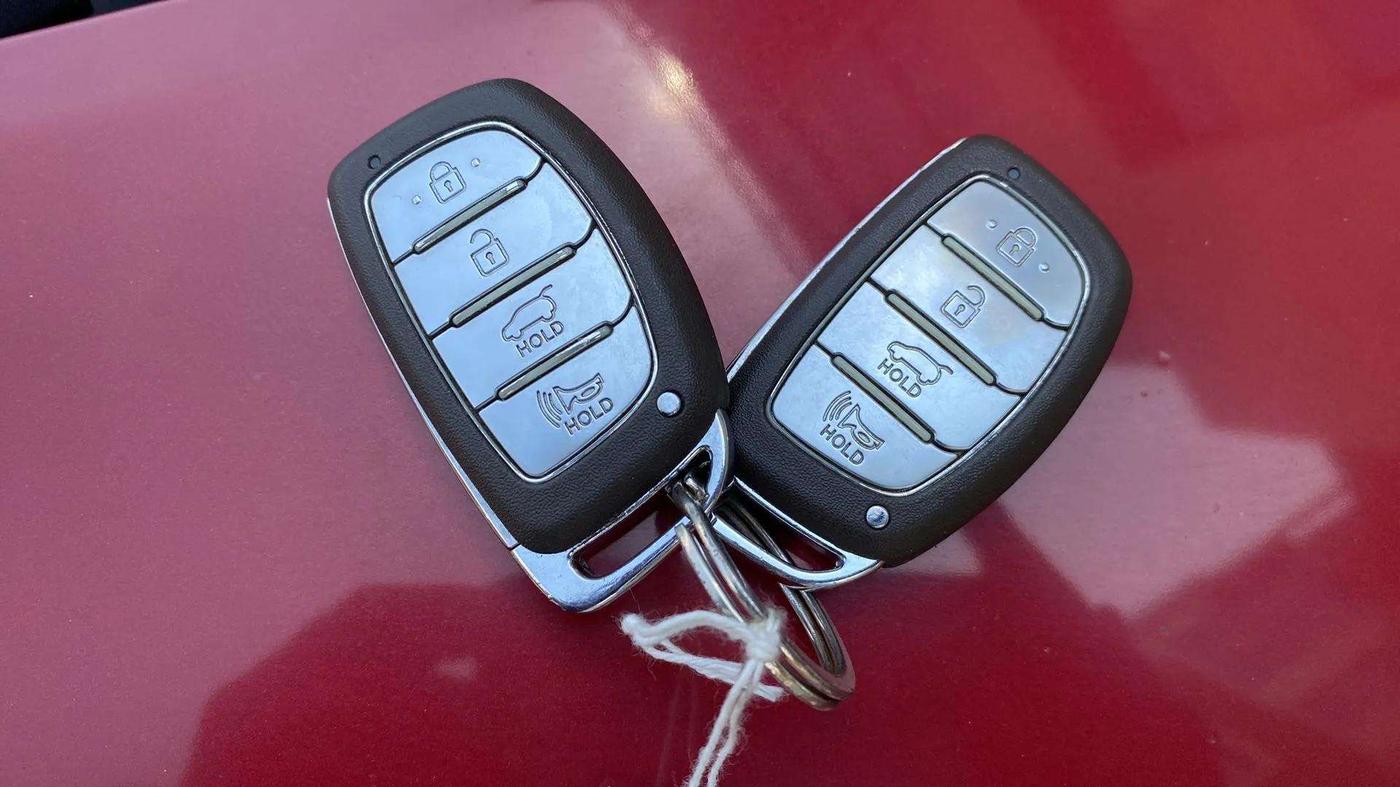 2021 Hyundai NEW I20 ASTA 1.2 MT, Petrol, Manual, 17,670 km, Key Close Up