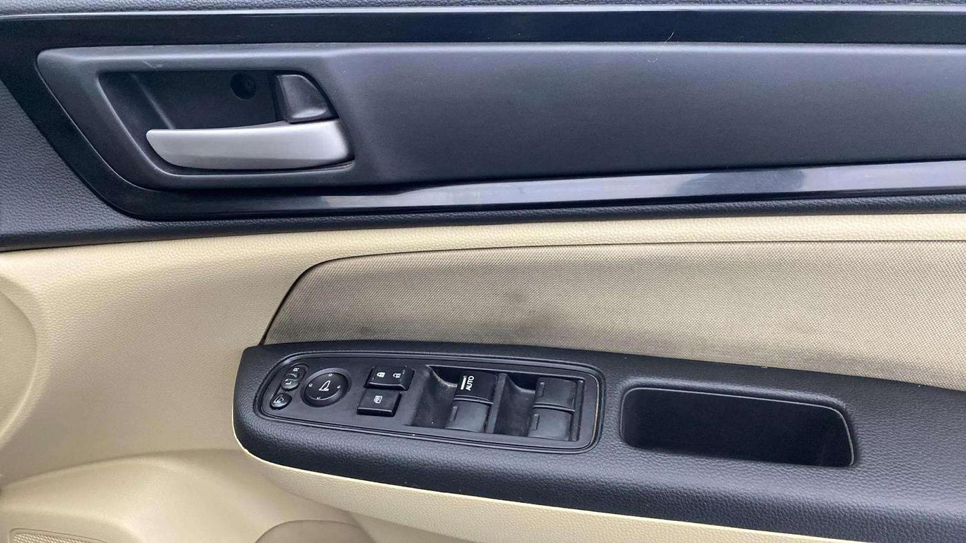 2019 Honda Amaze 1.2L I-VTEC V CVT, Petrol, Automatic, 94,050 km, Driver Side Door Panels Control