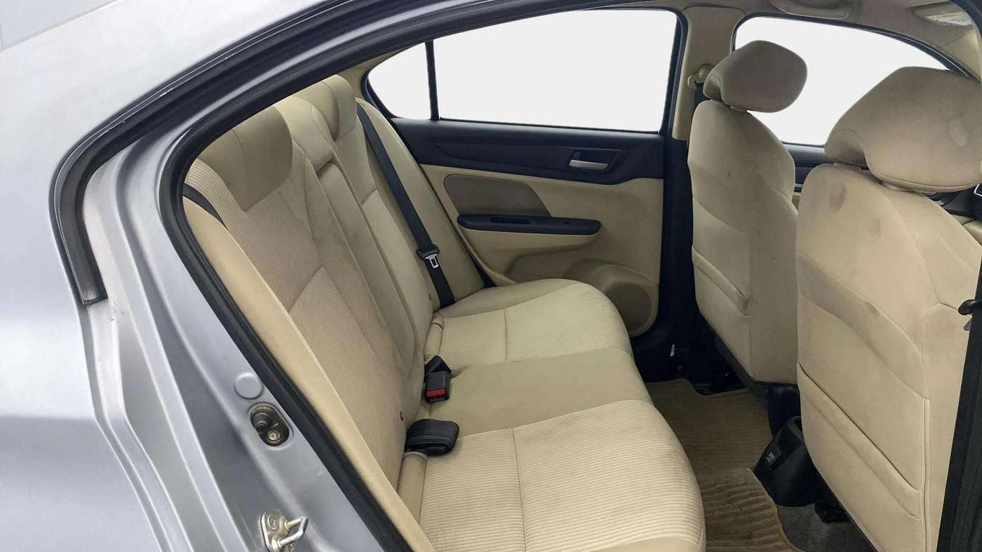 2019 Honda Amaze 1.2L I-VTEC V CVT, Petrol, Automatic, 94,050 km, Right Side Rear Door Cabin