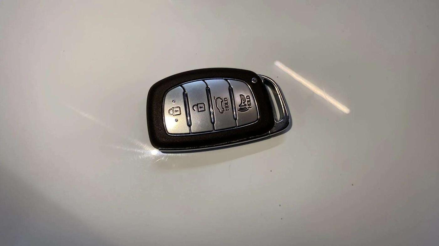 2022 Hyundai VENUE SX PLUS 1.0 TURBO DCT, Petrol, Automatic, 41,713 km, Key Close Up