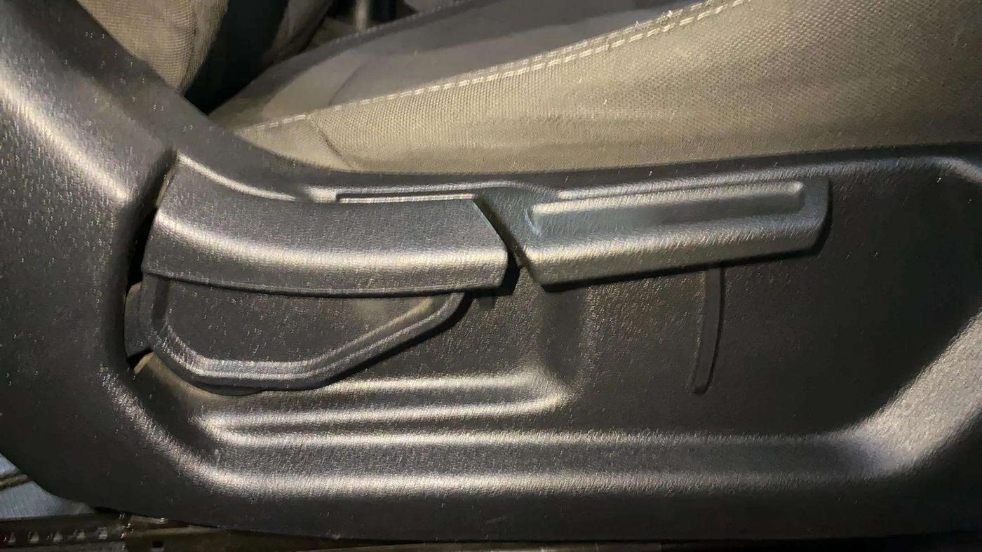 2022 Hyundai VENUE SX PLUS 1.0 TURBO DCT, Petrol, Automatic, 41,713 km, Driver Side Adjustment Panel