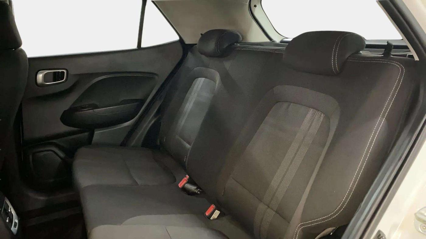 2022 Hyundai VENUE SX PLUS 1.0 TURBO DCT, Petrol, Automatic, 41,713 km, Right Side Rear Door Cabin