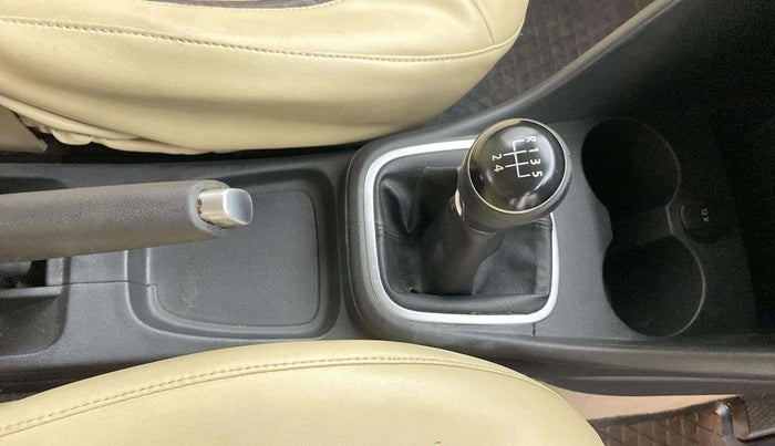 2015 Volkswagen Polo HIGHLINE1.2L, Petrol, Manual, 84,716 km, Gear Lever