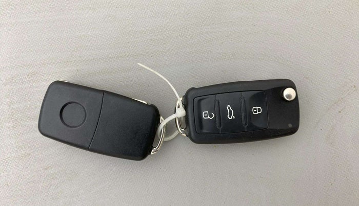 2015 Volkswagen Polo HIGHLINE1.2L, Petrol, Manual, 84,716 km, Key Close Up