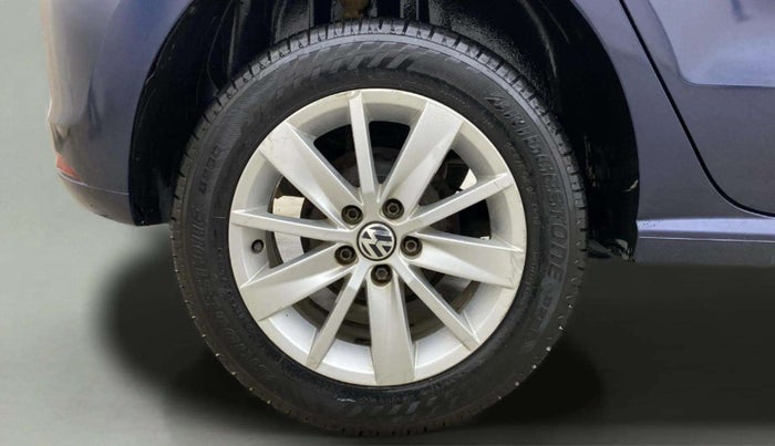 2015 Volkswagen Polo HIGHLINE1.2L, Petrol, Manual, 84,716 km, Right Rear Wheel