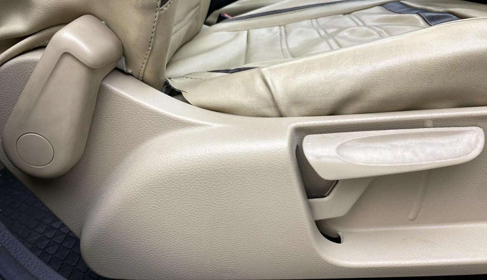 2015 Volkswagen Polo HIGHLINE1.2L, Petrol, Manual, 84,716 km, Driver Side Adjustment Panel