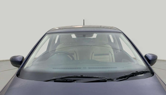 2015 Volkswagen Polo HIGHLINE1.2L, Petrol, Manual, 84,716 km, Front Windshield