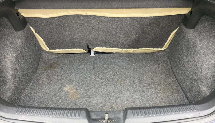 2015 Volkswagen Polo HIGHLINE1.2L, Petrol, Manual, 84,716 km, Boot Inside