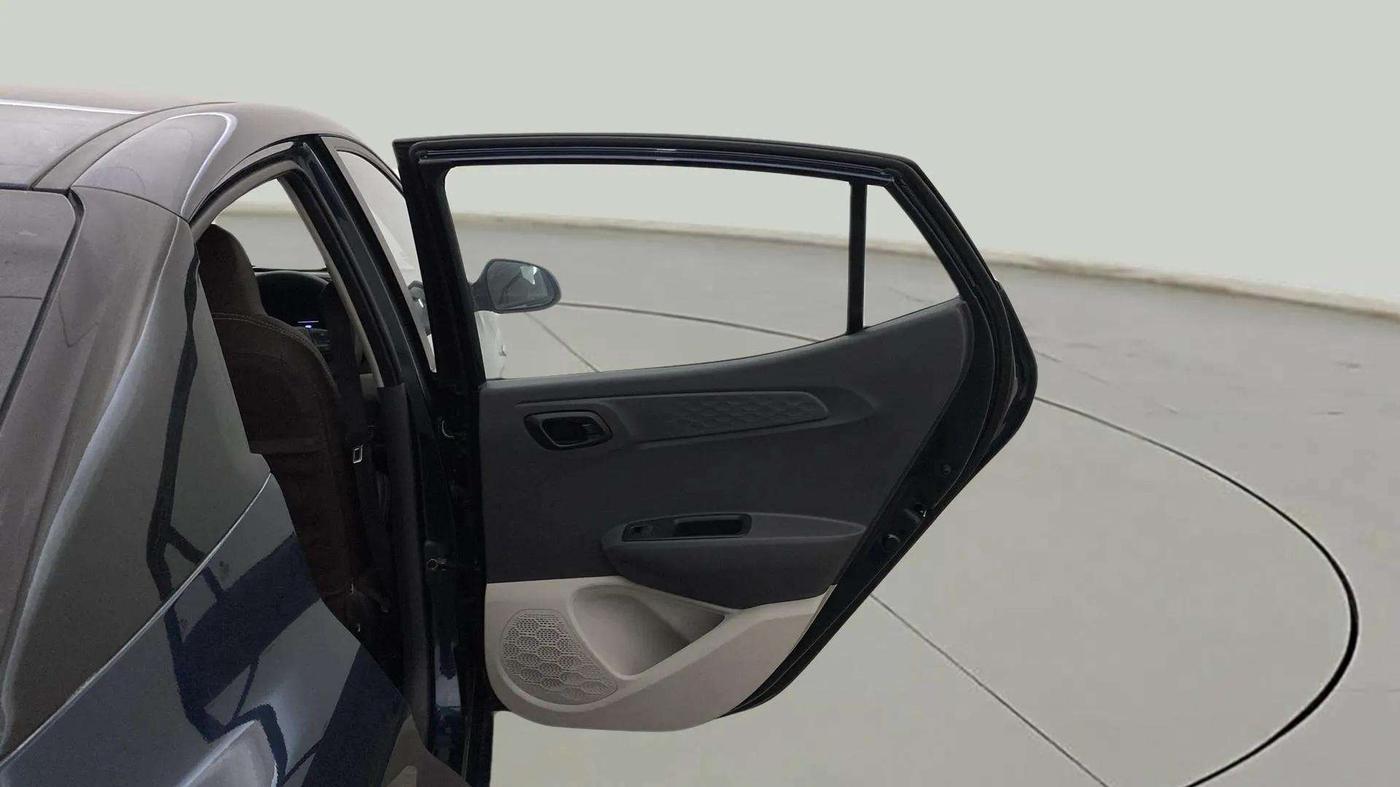 2024 Hyundai AURA S 1.2 CNG, CNG, Manual, 24,916 km, RHS Rear Door