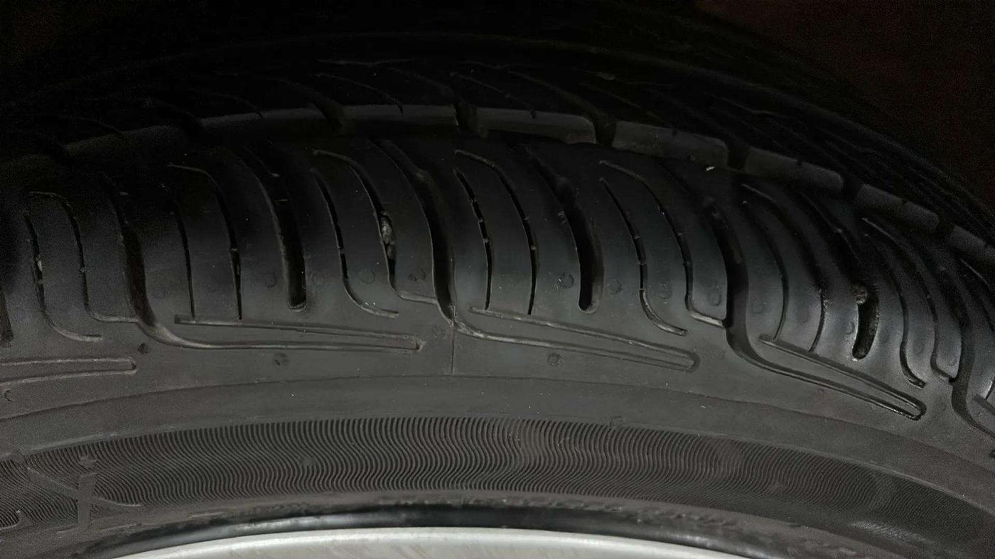 2019 Maruti Alto K10 VXI, CNG, Manual, 36,903 km, Right Front Tyre Tread