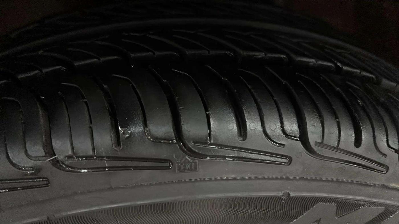 2019 Maruti Alto K10 VXI, CNG, Manual, 36,903 km, Left Front Tyre Tread
