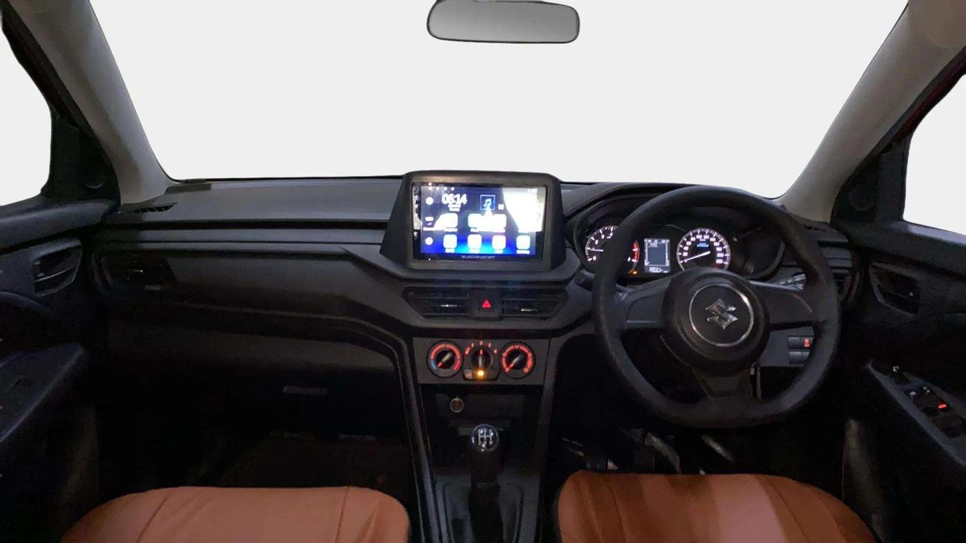 2022 Maruti BREZZA LXI SMART HYBRID, Petrol, Manual, 38,545 km, Dashboard