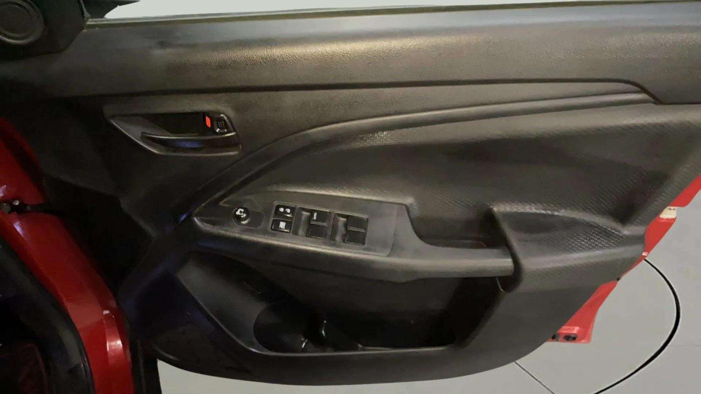 2022 Maruti BREZZA LXI SMART HYBRID, Petrol, Manual, 38,545 km, Driver Side Door Panels Control