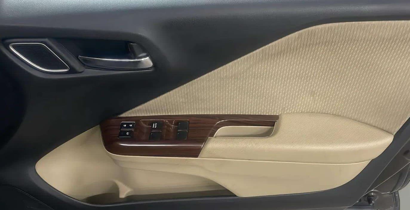 2018 Honda City 1.5L I-VTEC V MT, Petrol, Manual, 47,487 km, Driver Side Door Panels Control