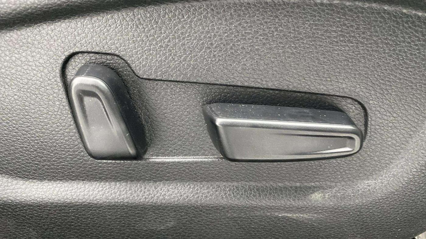2019 KIA SELTOS HTX PLUS AT1.5 DIESEL, Diesel, Automatic, 75,300 km, Driver Side Adjustment Panel
