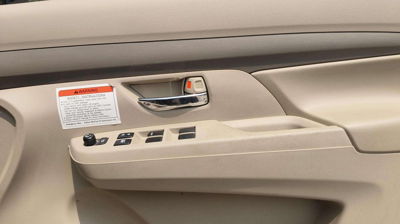 2021 Maruti Ertiga VXI CNG, CNG, Manual, 68,351 km, Driver Side Door Panels Control