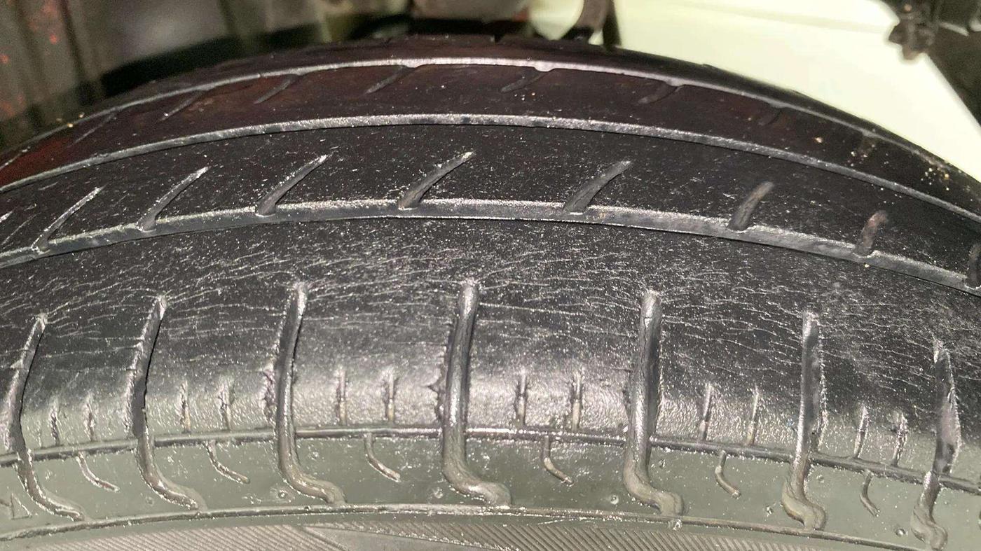 2016 Maruti Alto 800 VXI, Petrol, Manual, 34,563 km, Left Rear Tyre Tread