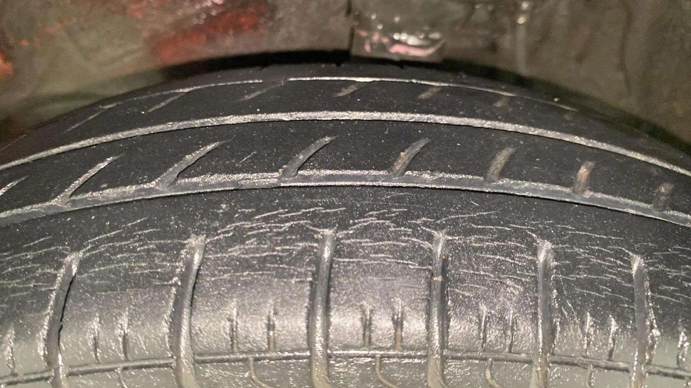 2016 Maruti Alto 800 VXI, Petrol, Manual, 34,563 km, Left Front Tyre Tread