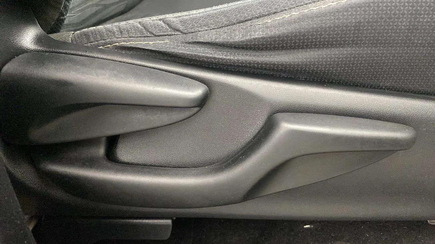 2018 Toyota Innova Crysta 2.7 VX 7 STR, Petrol, Manual, 41,601 km, Driver Side Adjustment Panel