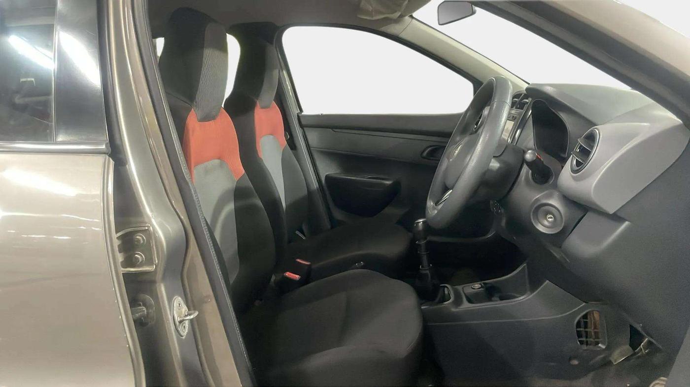 2016 Renault Kwid RXT 0.8, Petrol, Manual, 84,017 km, Right Side Front Door Cabin
