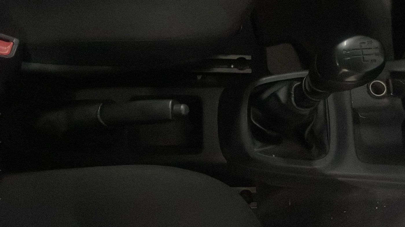 2016 Renault Kwid RXT 0.8, Petrol, Manual, 84,017 km, Gear Lever