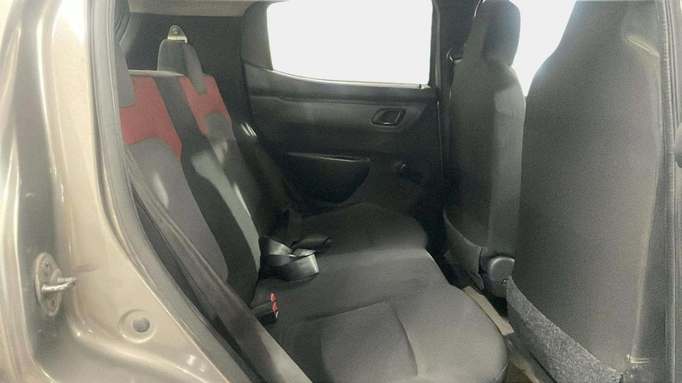 2016 Renault Kwid RXT 0.8, Petrol, Manual, 84,017 km, Right Side Rear Door Cabin
