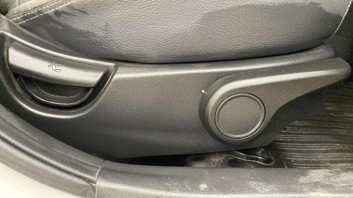 2015 Hyundai Xcent S (O) 1.2, Petrol, Manual, 9,537 km, Driver Side Adjustment Panel